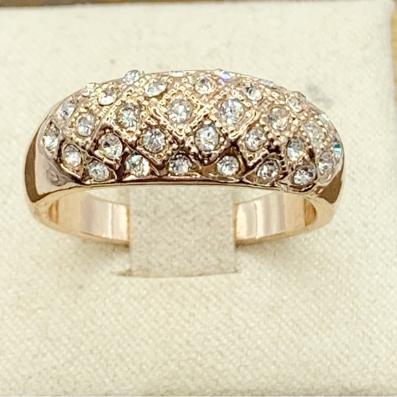 NEW gold basket weave sparkling rhinestone domed cocktail ring sz 9 - Picture 5 of 8